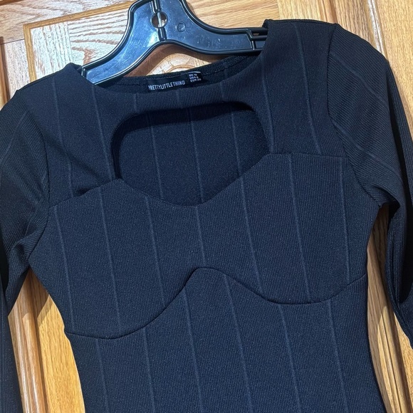 PrettyLittleThing PLT Black Cutout Bodycon Pinstripe Midi Dress Size 6 EUC - Picture 3 of 6